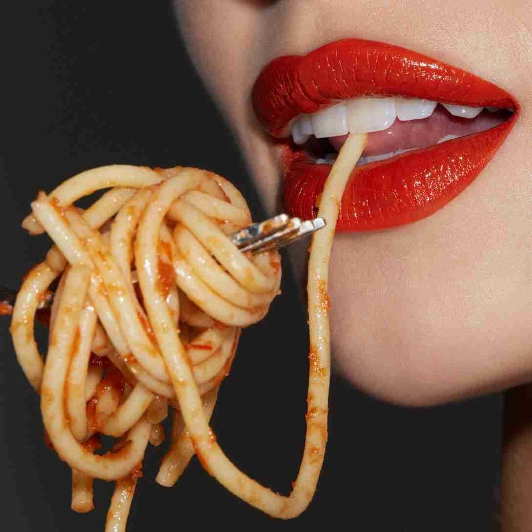 240515 SSVI SAUCE MADISON SRIRACHA MACRO STRESS TEST SAUCE PROOF 2496 2 R3